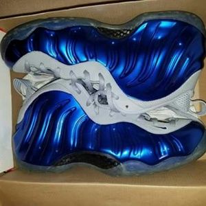 Sneakers size 11